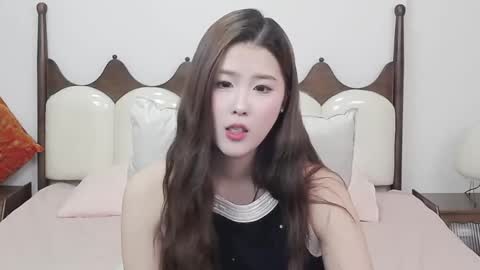 simonastephanie online show from 10/26/25, 04:02