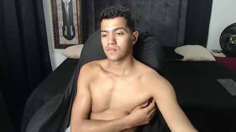 Snapshot of simple_guyy chatting on 10/21/25, 03:29 Andrey online show from 10/21/25, 03:29