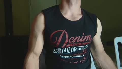 Snapshot of simply_adrian96 chatting on 10/13/25, 05:13 Adrian online show from 10/13/25, 05:13