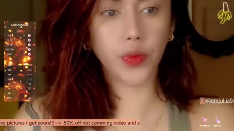 Snapshot of simplyjullia chatting on 01/27/25, 12:16 online show from 01/27/25, 12:16