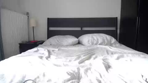 Snapshot of simur_sahso chatting on 12/28/24, 11:52 Sofi wed. - sat. 11am - 11 pm and Santi with Sofi sun.. - tue. 11 am - 5 pm europe online show from 12/28/24, 11:52