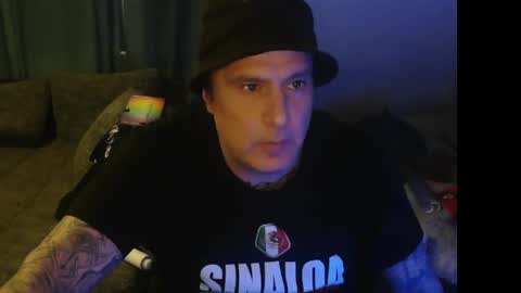 Snapshot of sinalco1975 chatting on 09/17/25, 02:24 sinalco1975 online show from 09/17/25, 02:24