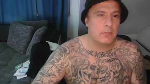 Snapshot of sinalco1975 chatting on 09/23/25, 04:15 sinalco1975 online show from 09/23/25, 04:15