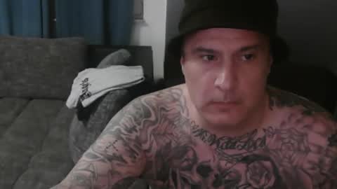 Snapshot of sinalco1975 chatting on 11/04/25, 01:16 sinalco1975 online show from 11/04/25, 01:16