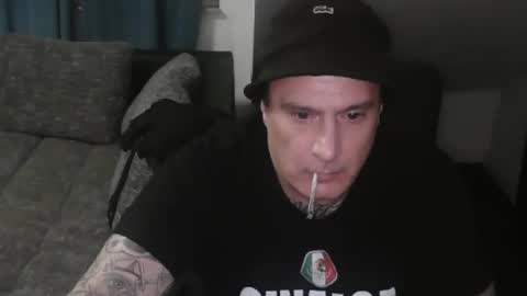 Snapshot of sinalco1975 chatting on 11/06/25, 04:35 sinalco1975 online show from 11/06/25, 04:35