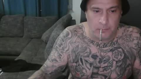 Snapshot of sinalco1975 chatting on 11/11/25, 05:51 sinalco1975 online show from 11/11/25, 05:51