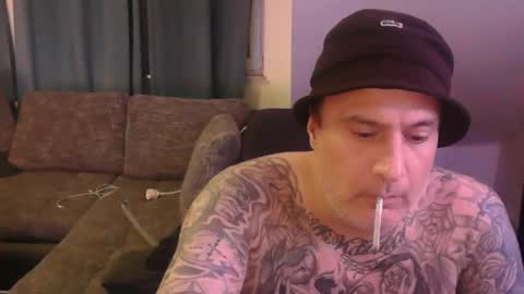 Snapshot of sinalco1975 chatting on 11/13/25, 03:49 sinalco1975 online show from 11/13/25, 03:49