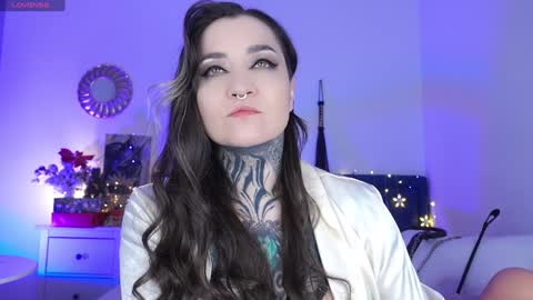 Snapshot of sindeleros chatting on 12/14/24, 01:59 Ms. Sindel online show from 12/14/24, 01:59