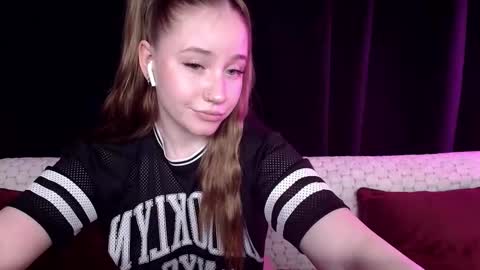 Snapshot of sindiwatsoon chatting on 01/26/25, 05:34 Sindi online show from 01/26/25, 05:34