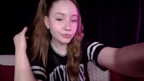 Snapshot of sindiwatsoon chatting on 02/15/25, 03:28 Sindi online show from 02/15/25, 03:28