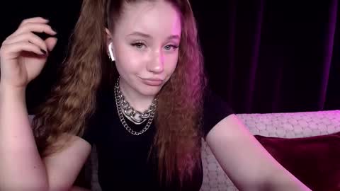 Snapshot of sindiwatsoon chatting on 02/19/25, 05:49 Sindi online show from 02/19/25, 05:49