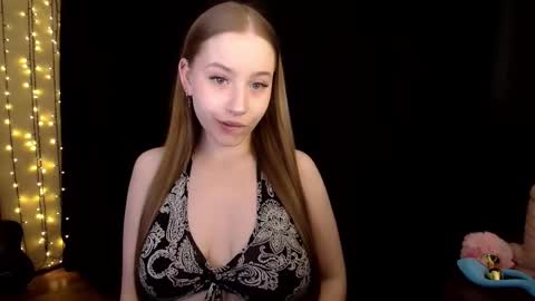 Sindi online show from 11/20/25, 03:23