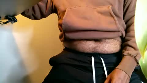 singoutloud37 online show from 11/21/25, 05:06