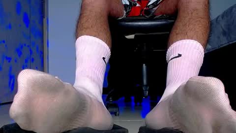 only foot                         worshipers here online show from 09/27/25, 07:02