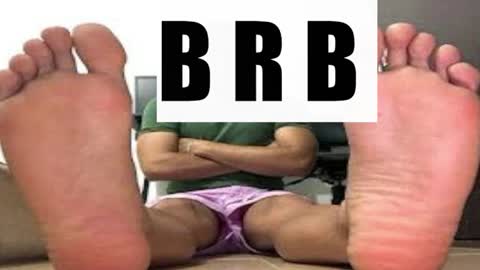 Snapshot of sir_kev66 chatting on 10/27/25, 02:26 only foot worshipers here online show from 10/27/25, 02:26