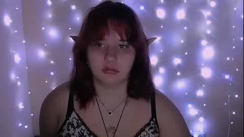 Snapshot of siren_dahlia_ chatting on 10/20/25, 06:47 Mina online show from 10/20/25, 06:47