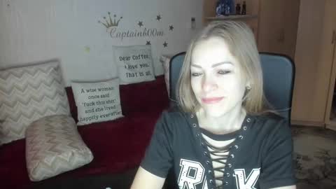 Snapshot of sirenasilk chatting on 10/08/25, 03:15 sirenasilk online show from 10/08/25, 03:15