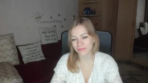 Snapshot of sirenasilk chatting on 10/20/25, 03:18 sirenasilk online show from 10/20/25, 03:18