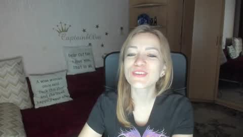 Snapshot of sirenasilk chatting on 10/22/25, 03:29 sirenasilk online show from 10/22/25, 03:29