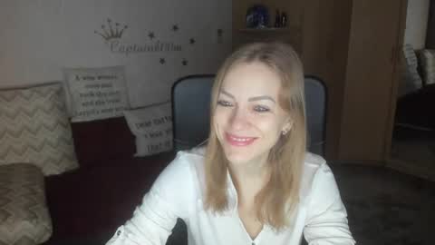 Snapshot of sirenasilk chatting on 11/13/25, 03:27 sirenasilk online show from 11/13/25, 03:27