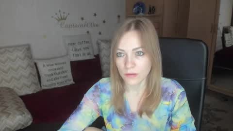 Snapshot of sirenasilk chatting on 11/22/25, 04:33 sirenasilk online show from 11/22/25, 04:33