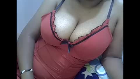 Snapshot of sisibrown97 chatting on 01/19/25, 09:33 brown online show from 01/19/25, 09:33