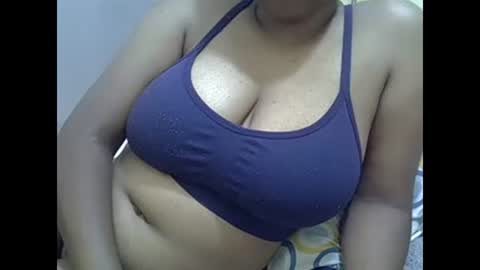 Snapshot of sisibrown97 chatting on 01/22/25, 10:37 brown online show from 01/22/25, 10:37