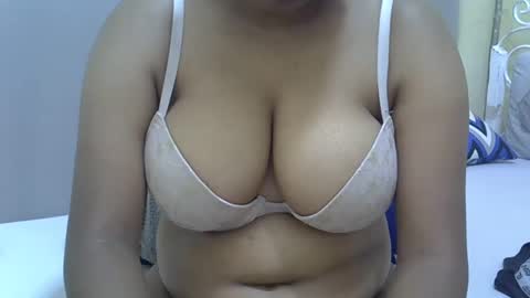 Snapshot of sisibrown97 chatting on 02/18/25, 04:16 brown online show from 02/18/25, 04:16