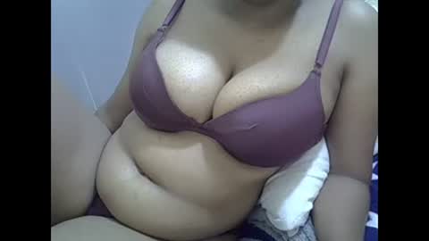 Snapshot of sisibrown97 chatting on 02/27/25, 03:26 brown online show from 02/27/25, 03:26