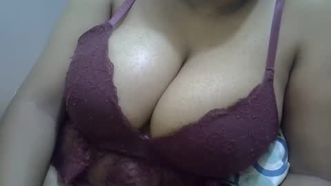 Snapshot of sisibrown97 chatting on 09/13/25, 09:31 brown online show from 09/13/25, 09:31