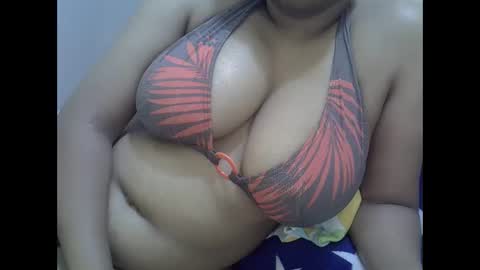 Snapshot of sisibrown97 chatting on 09/19/25, 04:36 brown online show from 09/19/25, 04:36