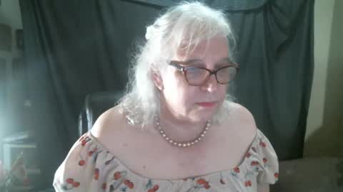 Sissy Diane online show from 10/10/25, 11:48
