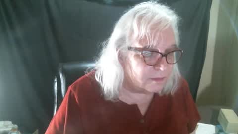 Sissy Diane online show from 11/18/25, 12:38