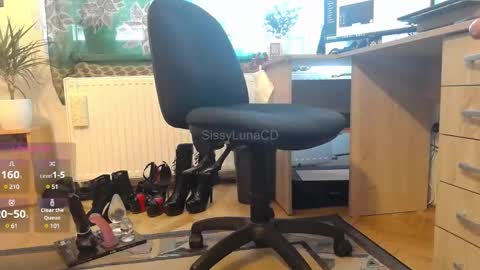 Snapshot of sissylunats chatting on 01/27/25, 08:40 SissyLunaTS online show from 01/27/25, 08:40