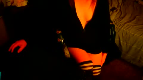 Snapshot of sissyred2314 chatting on 09/18/25, 01:46 red online show from 09/18/25, 01:46
