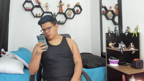 Snapshot of siul_bigcock chatting on 02/04/25, 12:22 Siul Thompson online show from 02/04/25, 12:22