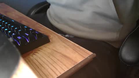 Snapshot of sixte9fingers chatting on 11/01/25, 07:43 sixte9fingers online show from 11/01/25, 07:43