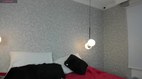 Snapshot of skailyn_angels chatting on 10/31/25, 07:04 SKAILYN ANGELS online show from 10/31/25, 07:04