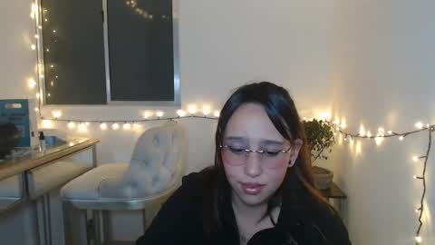 Snapshot of skarlet_adams chatting on 01/29/25, 09:28 Alice online show from 01/29/25, 09:28