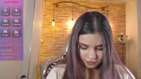 Snapshot of skeler_lovd_b chatting on 01/21/25, 06:55 Skarlet online show from 01/21/25, 06:55
