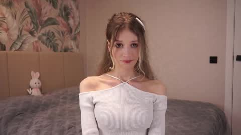 Snapshot of skinny_eve chatting on 02/18/25, 07:09 Emily online show from 02/18/25, 07:09