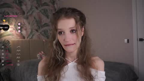 Snapshot of skinny_eve chatting on 03/04/25, 07:11 Emily online show from 03/04/25, 07:11