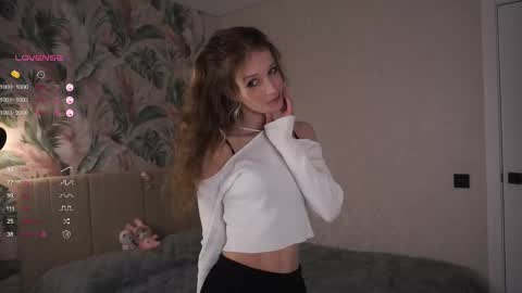 Snapshot of skinny_eve chatting on 03/04/25, 10:16 Emily online show from 03/04/25, 10:16