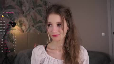 Snapshot of skinny_eve chatting on 03/06/25, 01:48 Emily online show from 03/06/25, 01:48