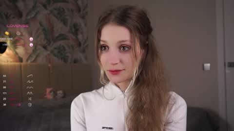 Snapshot of skinny_eve chatting on 03/08/25, 06:16 Emily online show from 03/08/25, 06:16