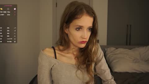 Snapshot of skinny_eve chatting on 09/16/25, 03:57 Emily online show from 09/16/25, 03:57
