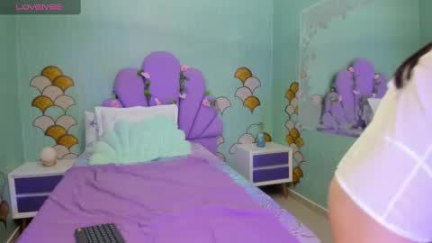 Snapshot of skinny_linda chatting on 01/24/25, 10:11 online show from 01/24/25, 10:11