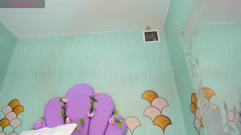 Snapshot of skinny_linda chatting on 01/24/25, 04:17 online show from 01/24/25, 04:17