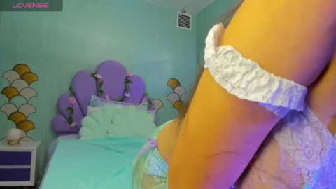 Snapshot of skinny_linda chatting on 02/01/25, 10:15 online show from 02/01/25, 10:15