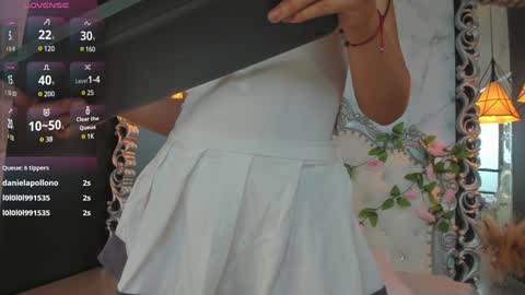 Snapshot of skinny_linda chatting on 02/08/25, 04:14 online show from 02/08/25, 04:14